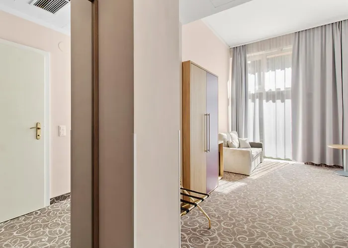 Schild - Self Check-in - Nature And Wine Area Hotel 4*