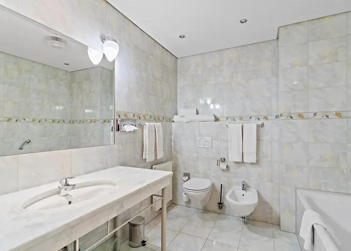 Schild - Self Check-in - Nature And Wine Area Hotel Vienna
