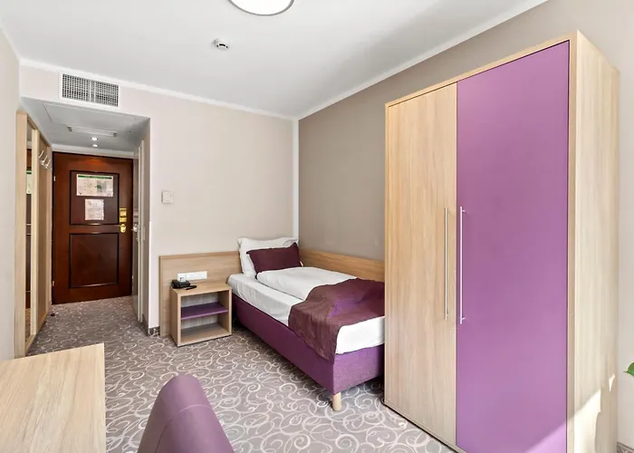 Schild - Self Check-in - Nature And Wine Area Hotel 4*